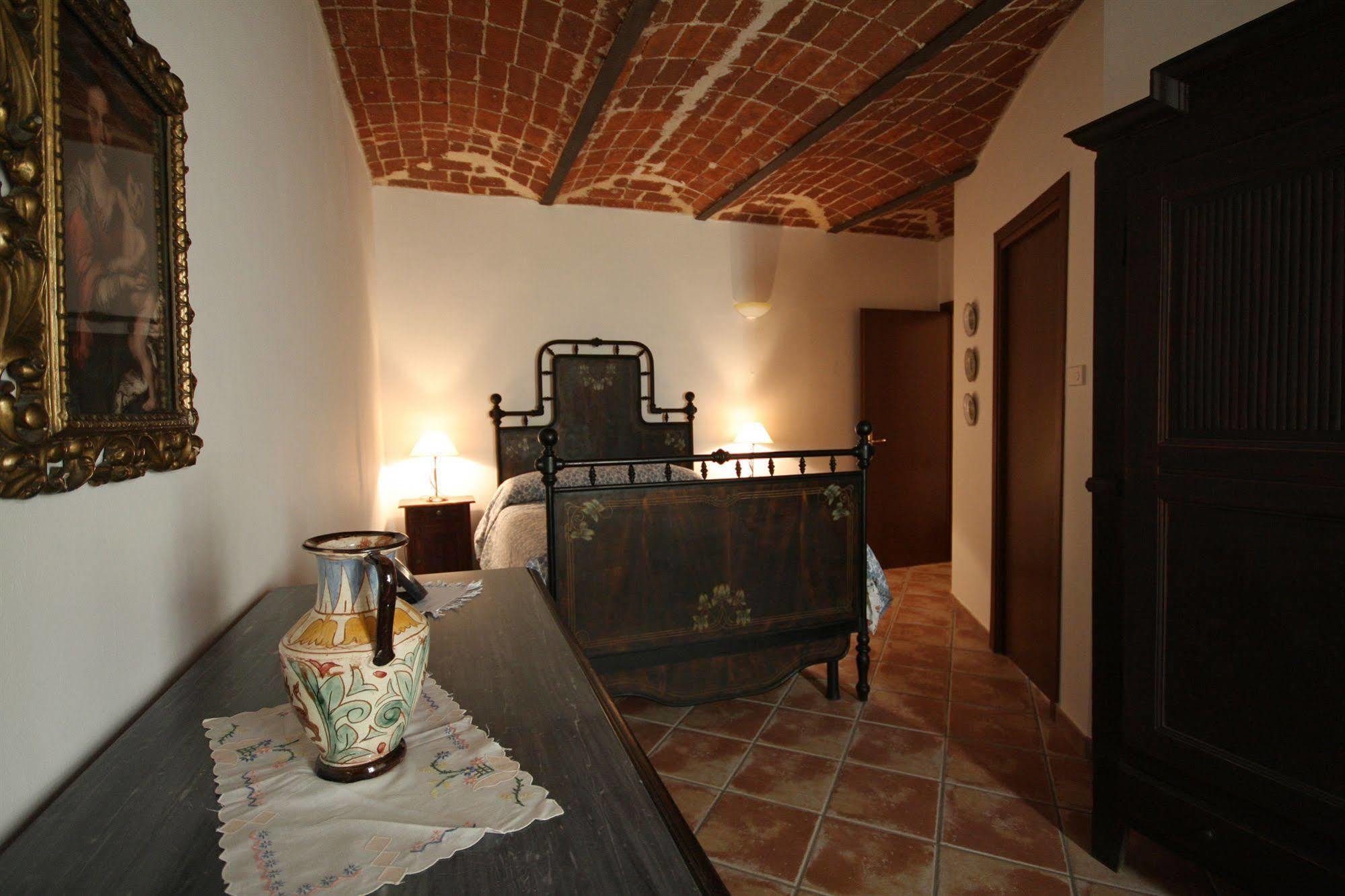 Relais San Desiderio Bed & Breakfast Calliano  Luaran gambar